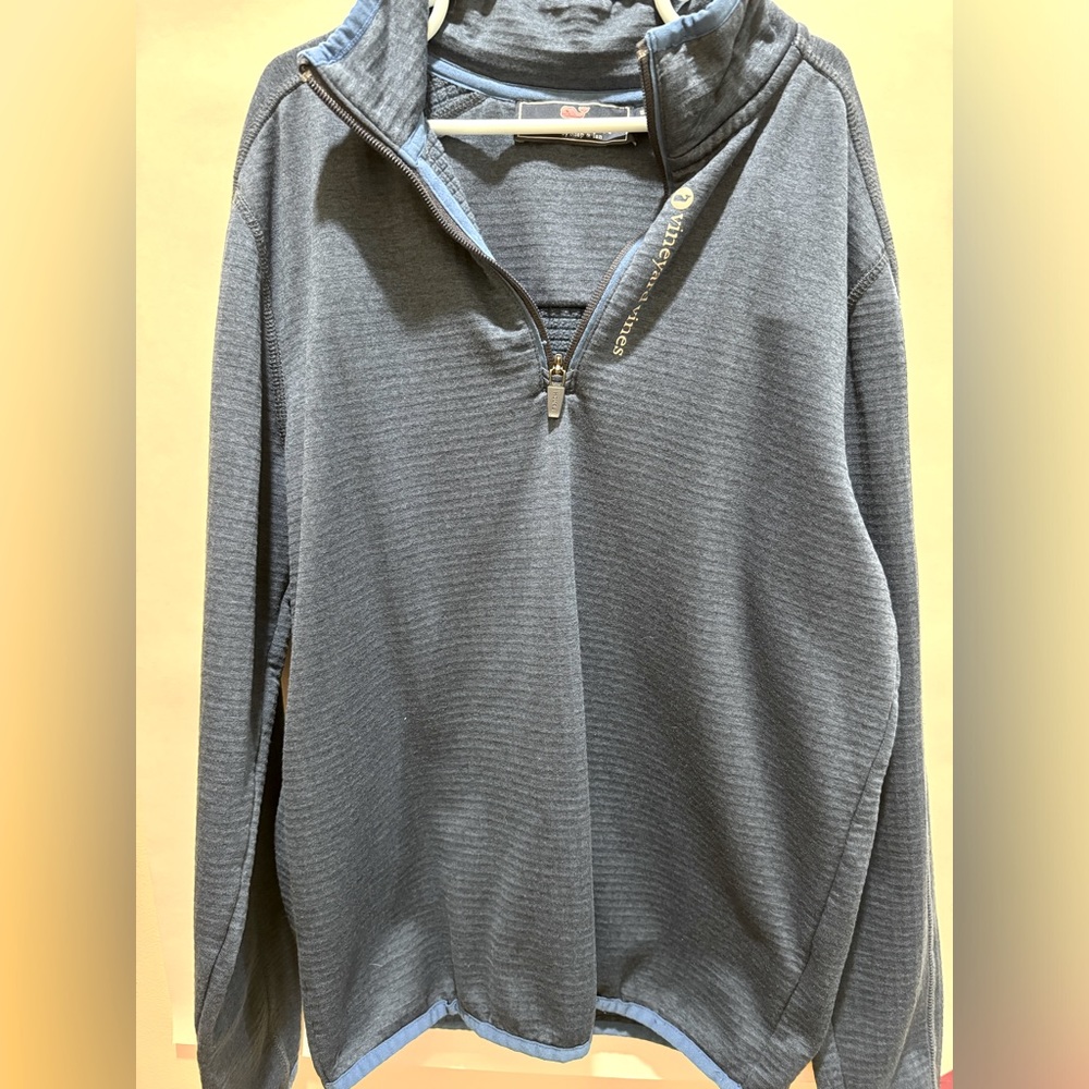 Vineyard vines blue pullover kids size small